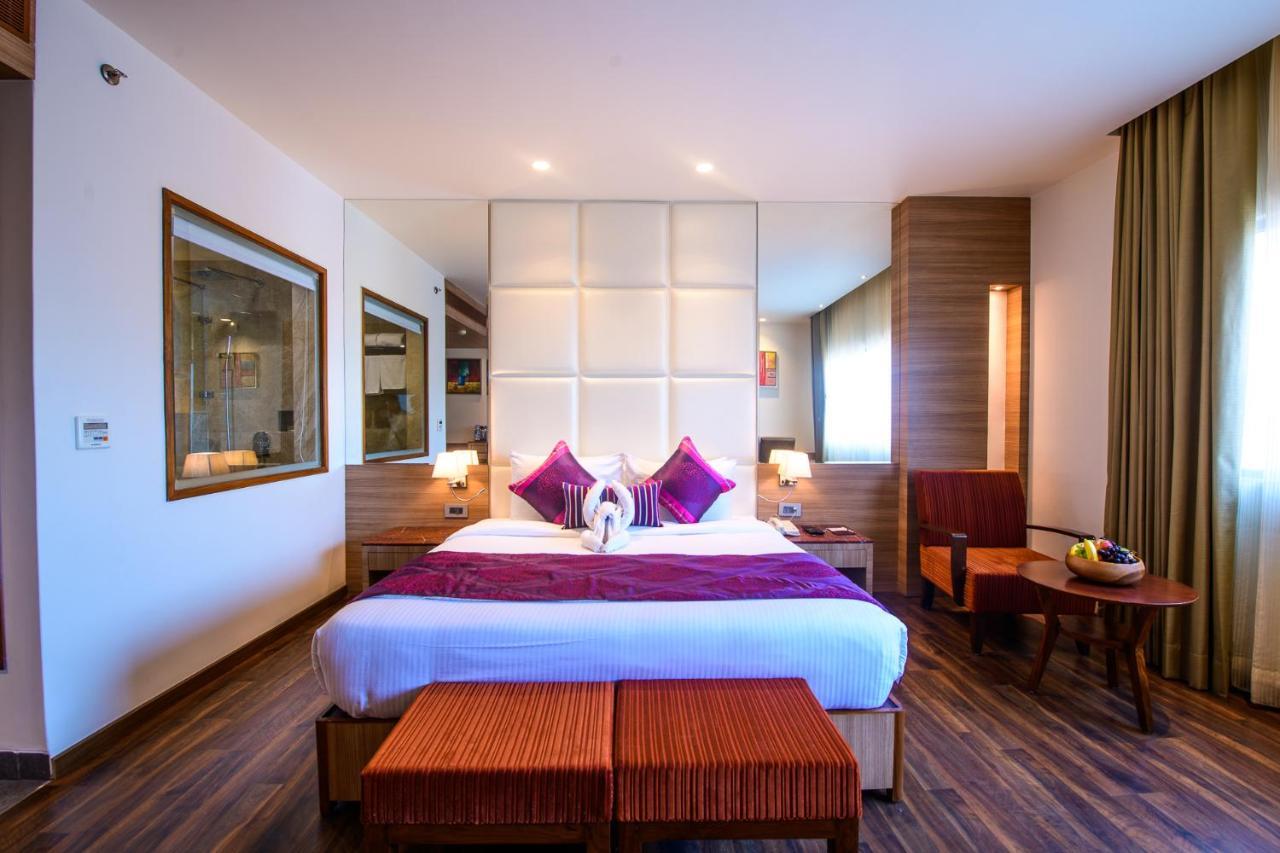 Best Western La Vista Pathānkot Buitenkant foto